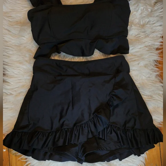 Black Ruffle Two-Piece Swim Set - Picture 7 of 8